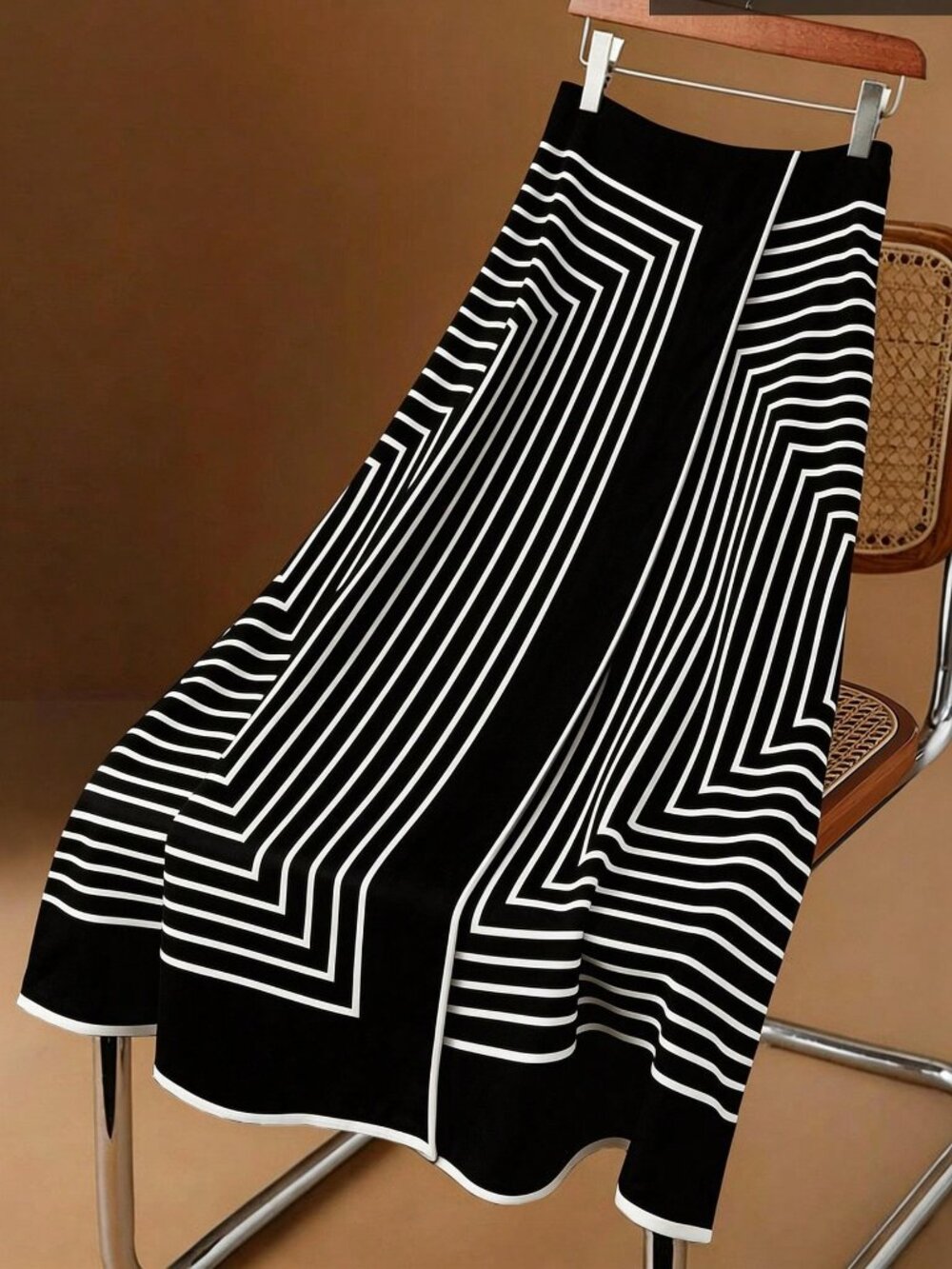 Black Casual Women's Geometric Print High-Waist Zipper A-Line Skirt